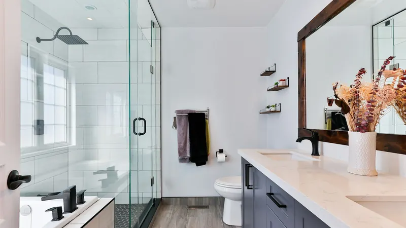 Modern bathroom with shower and vanity — stock photo