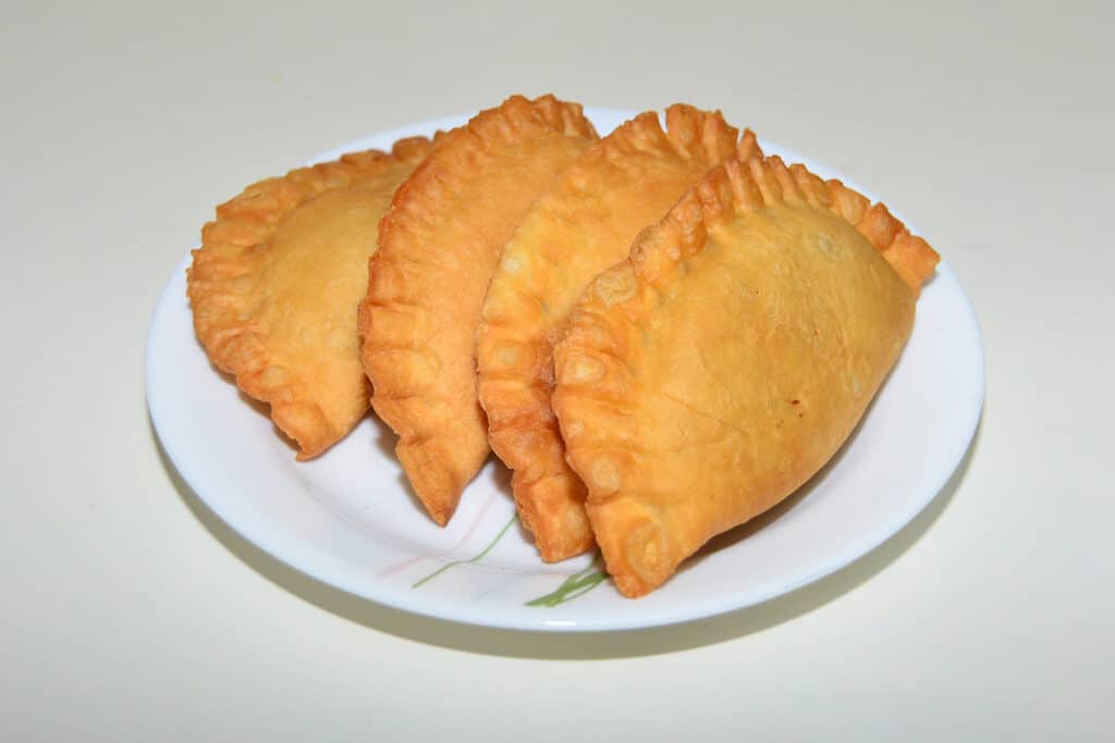 Curry Puff - Snacks to Try Singapore, unique local Snacks to Try Singapore, popular local snack Singapore, made in Singapore snacks, What are popular snacks in Singapore?, What are interesting snacks?, What food can I bring back from Singapore?, What food can I take home from Singapore?, 